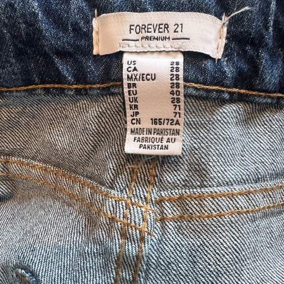 Forever 21 Daisy Embroidered High-Rise Flare Jeans. - Picture 4 of 4